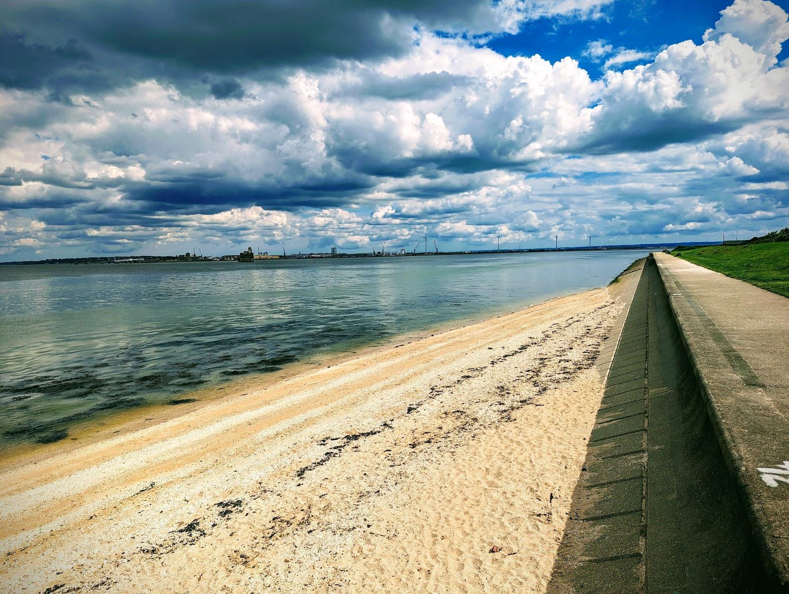 Sandee Isle Of Grain Beach Photo