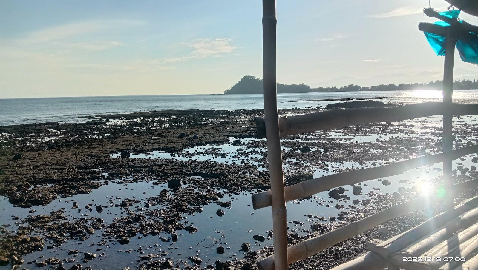 Sandee Gondol Beach