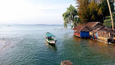 Sandee - Lesehan & Penginapan Batu Kalang Beach