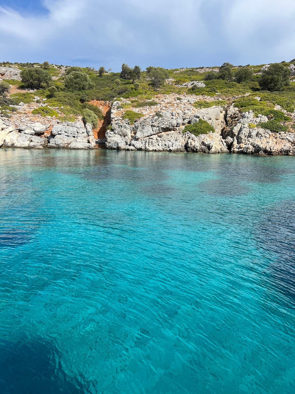 Sandee Glyfada Sarakino Beach Photo