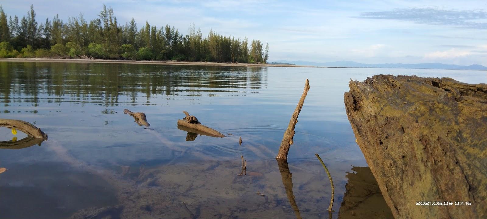 Sandee Pantai Lok Tobo