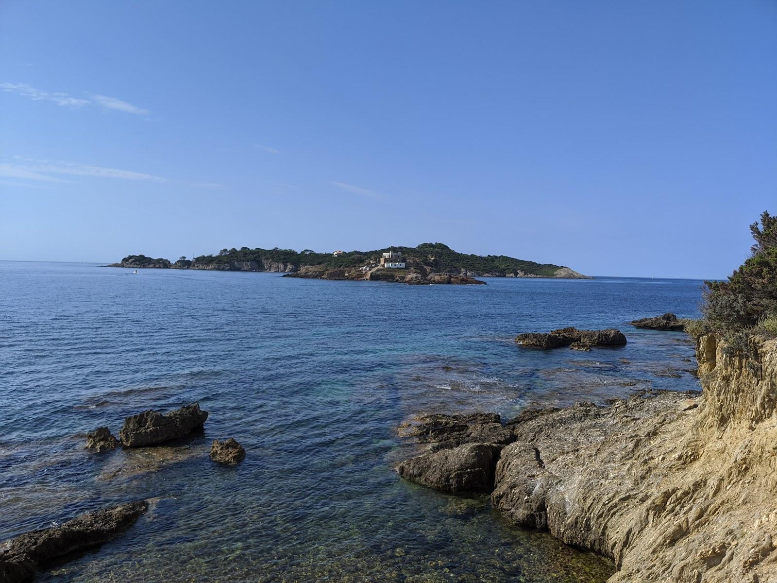 Sandee Plage De La Terre Rouge