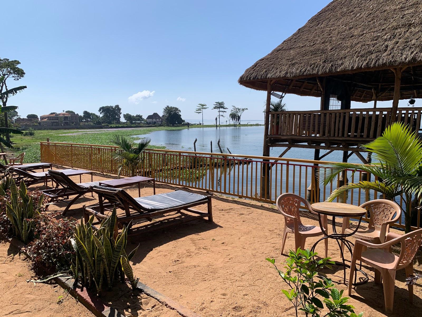 Sandee Lake View Beach Busabaala