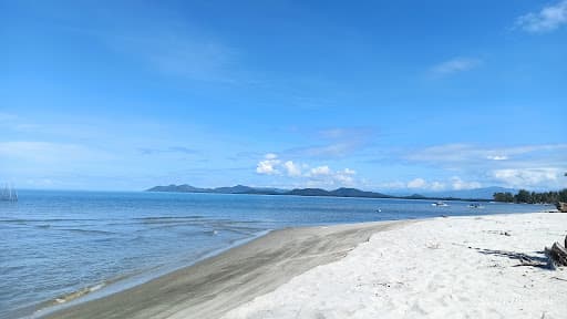 Sandee - Wisata Pantai Pasir Putih Moian