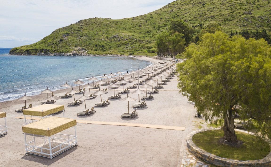 Sandee Club Marma Hotel Beach