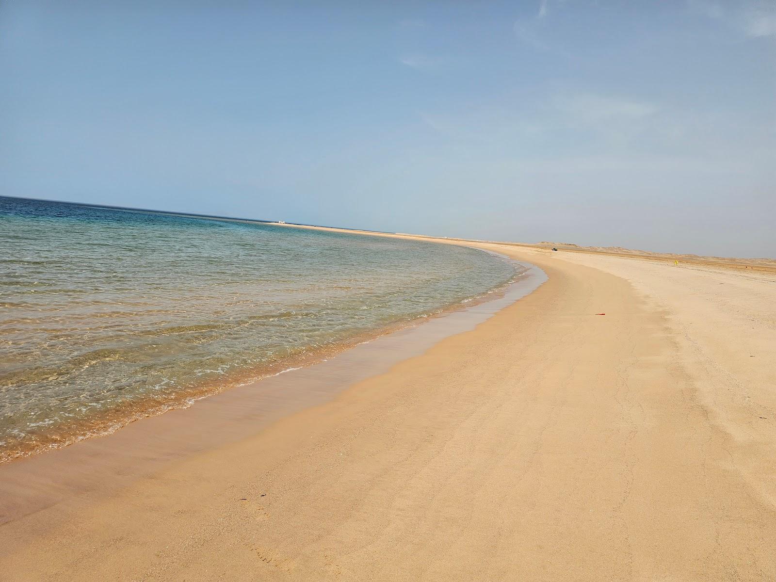 Sandee Qayal Beach Photo