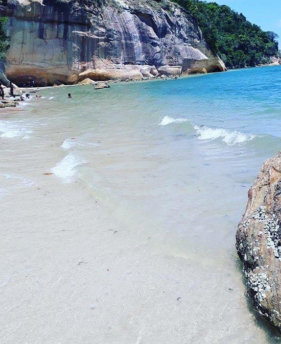 Sandee Praia De Monte Cristo - Linda Praia