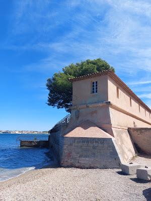 Sandee - Plage Du Fort De L'Eguillette