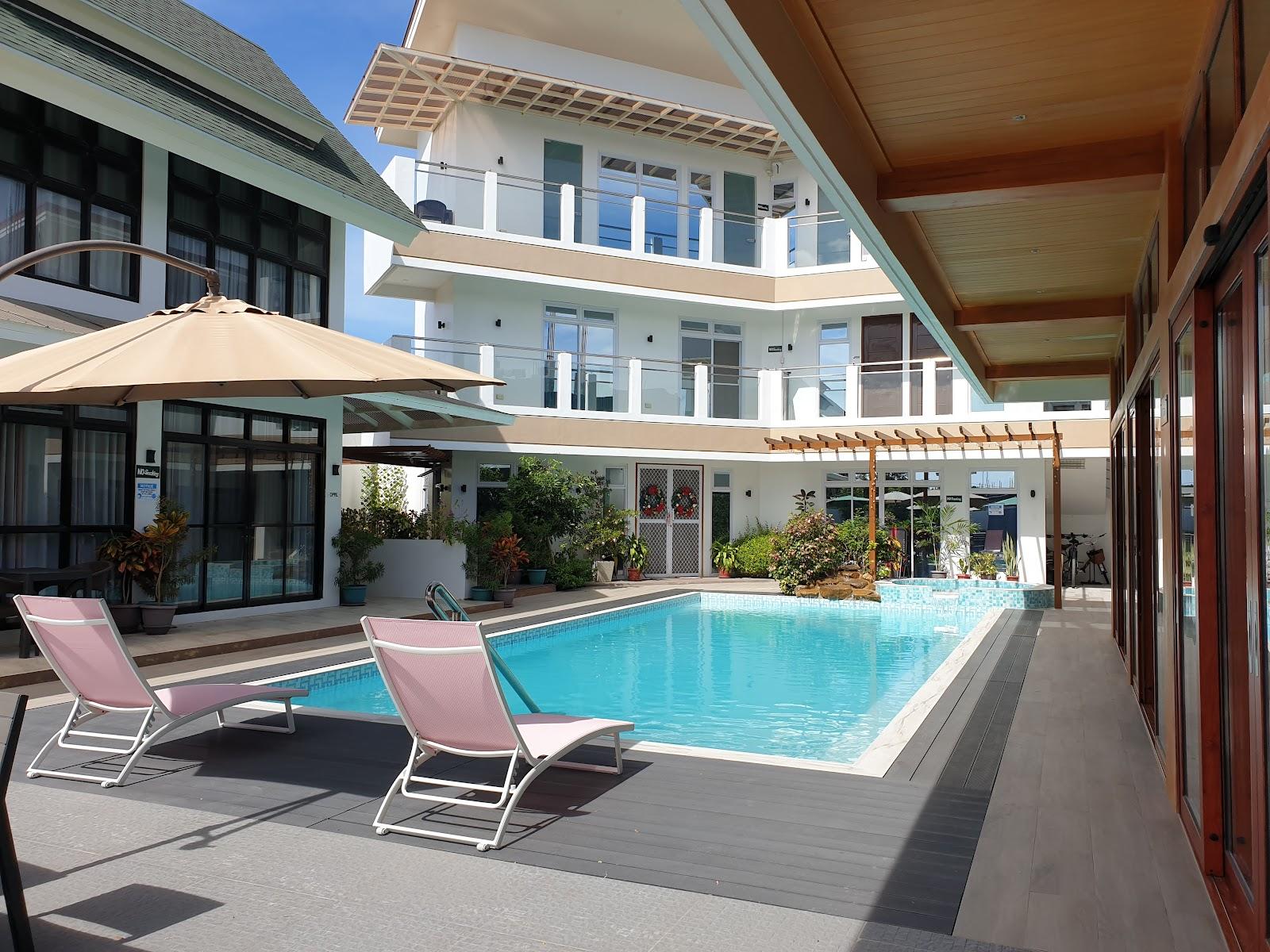 Sandee Villa Del Rey Beach Resort