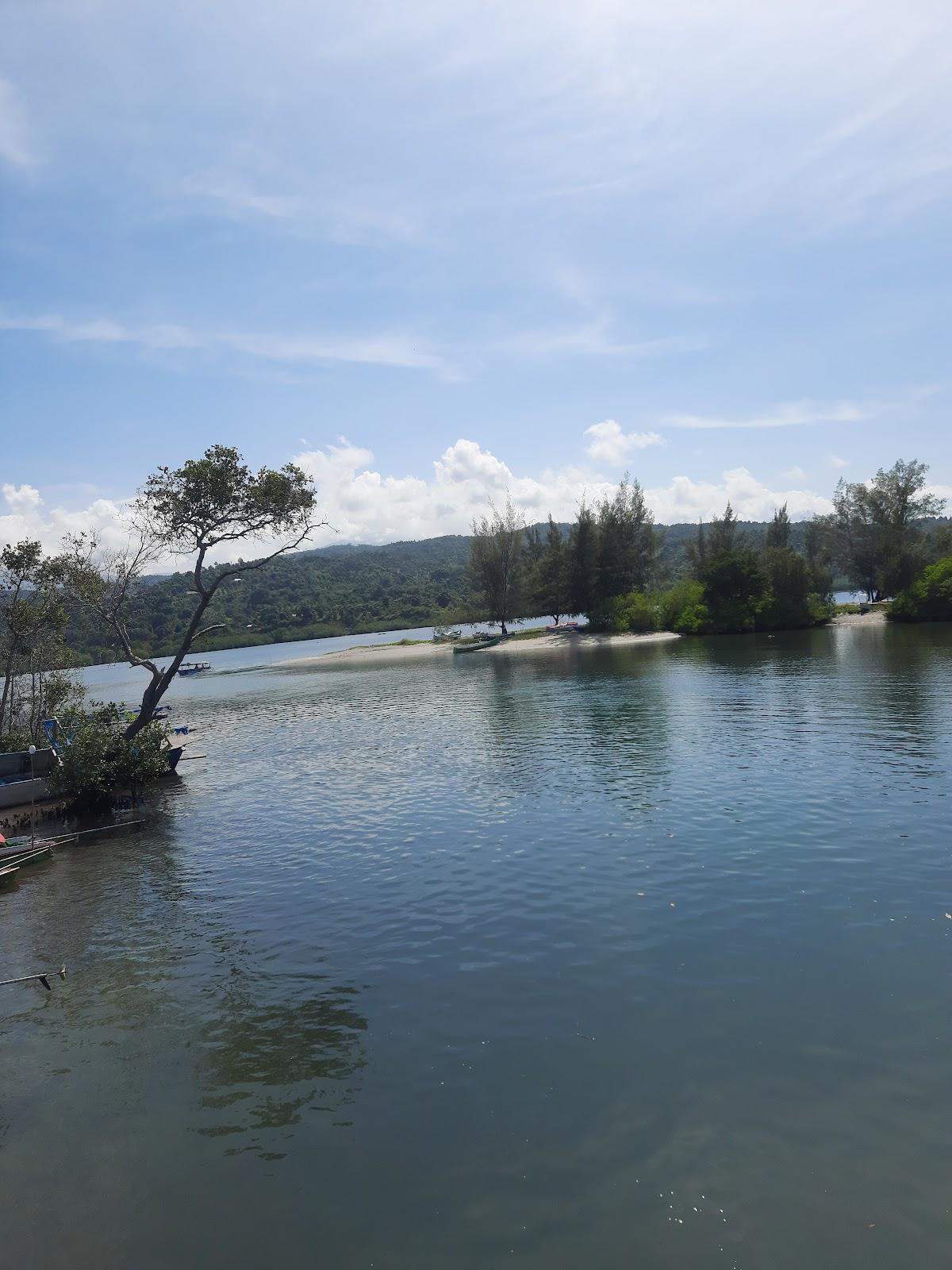 Sandee Pantai Kayuangin