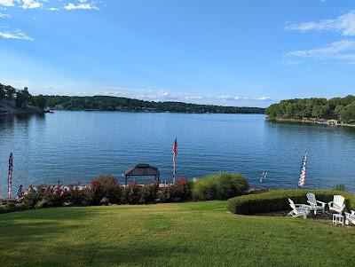 Sandee - The Beach At Lake Avalon