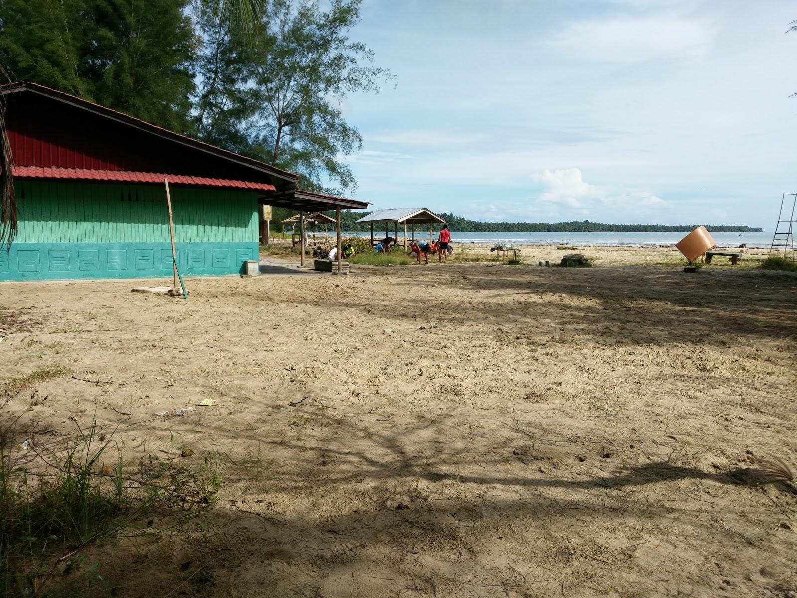 Sandee Muara Indah Ogodako Beach & Rest Area