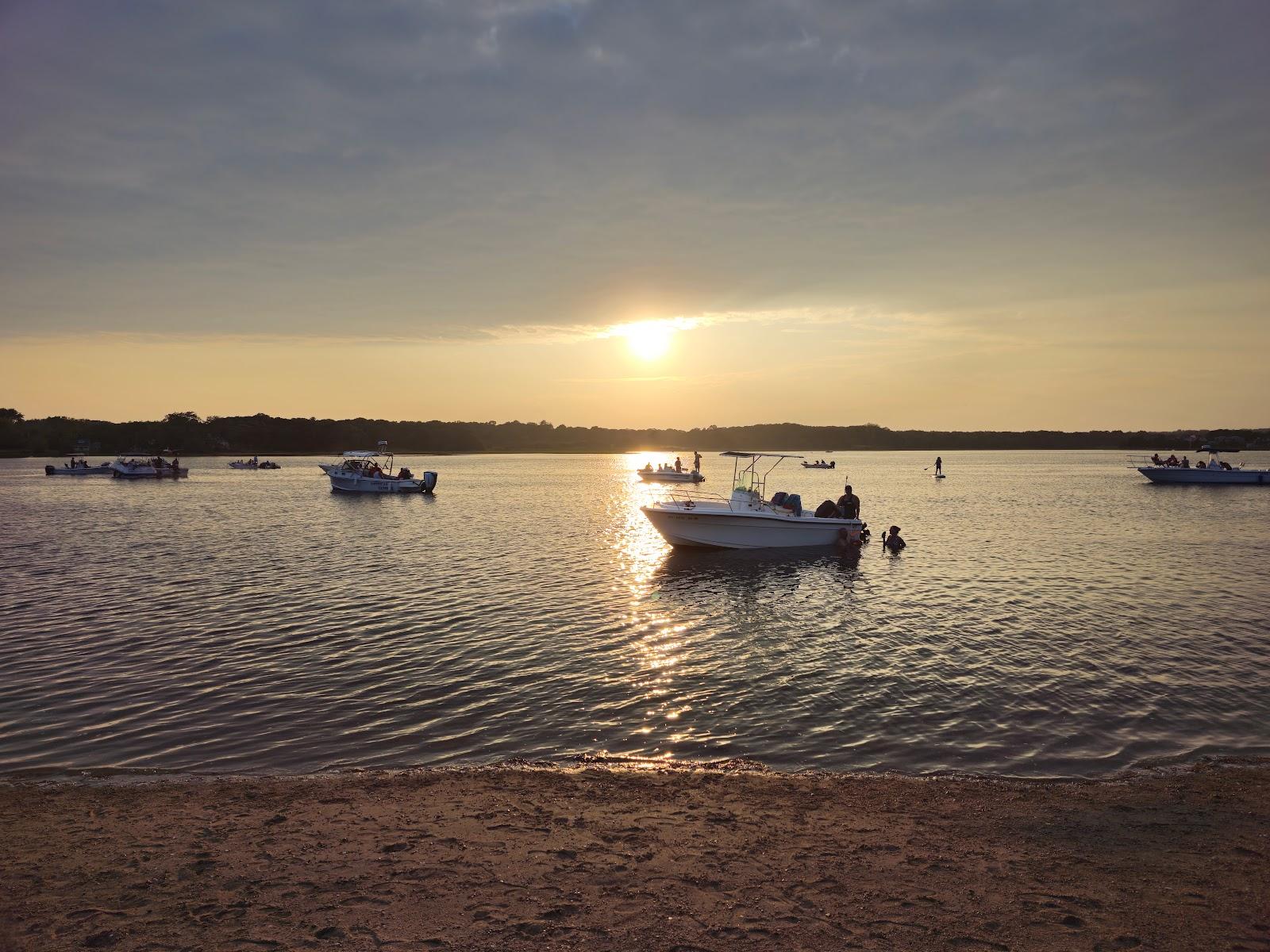 Sandee Apponagansett Town Beach