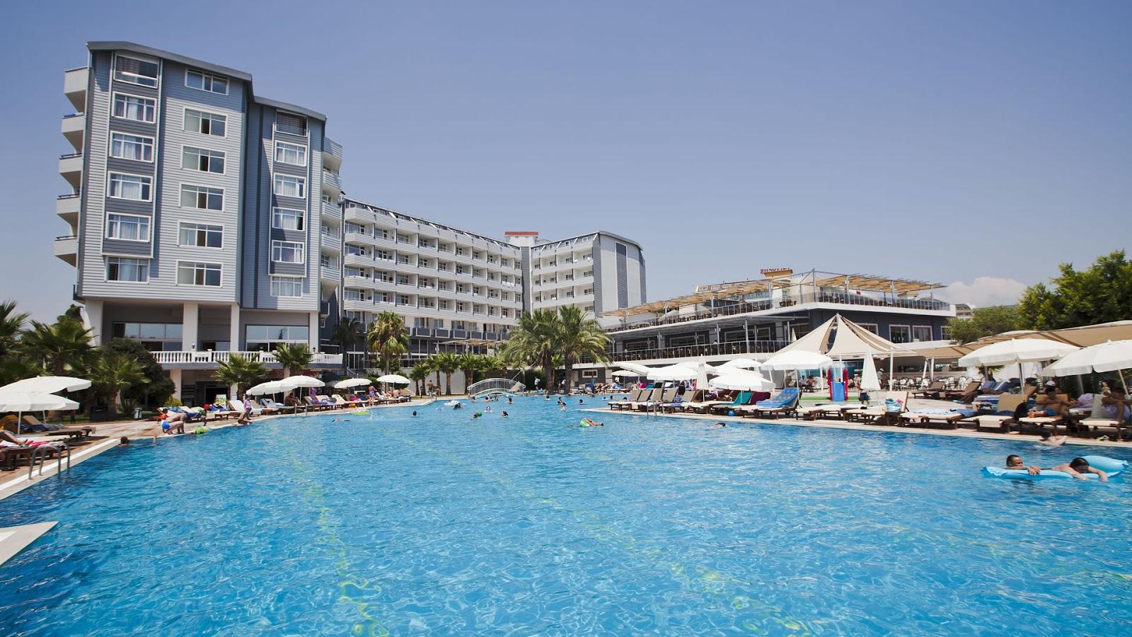 Sandee Meridia Beach Hotel Photo