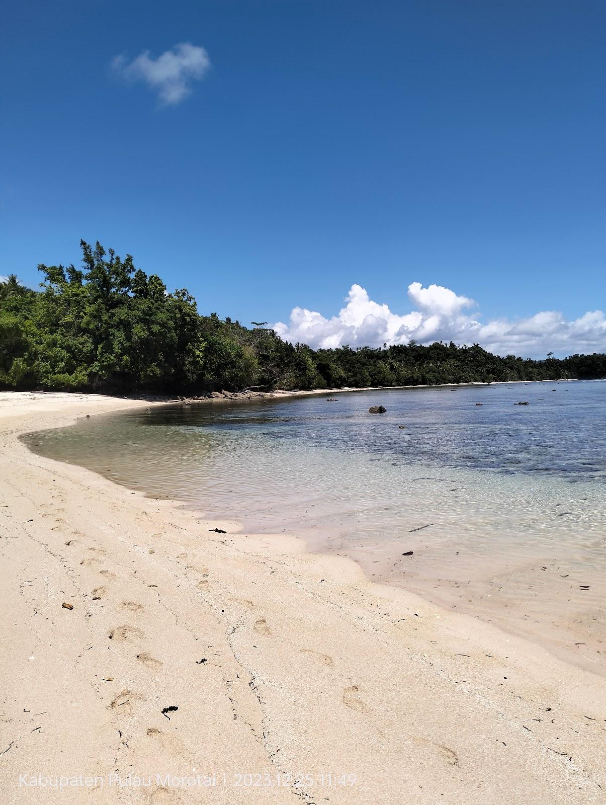 Sandee - Pantai Nunuhu