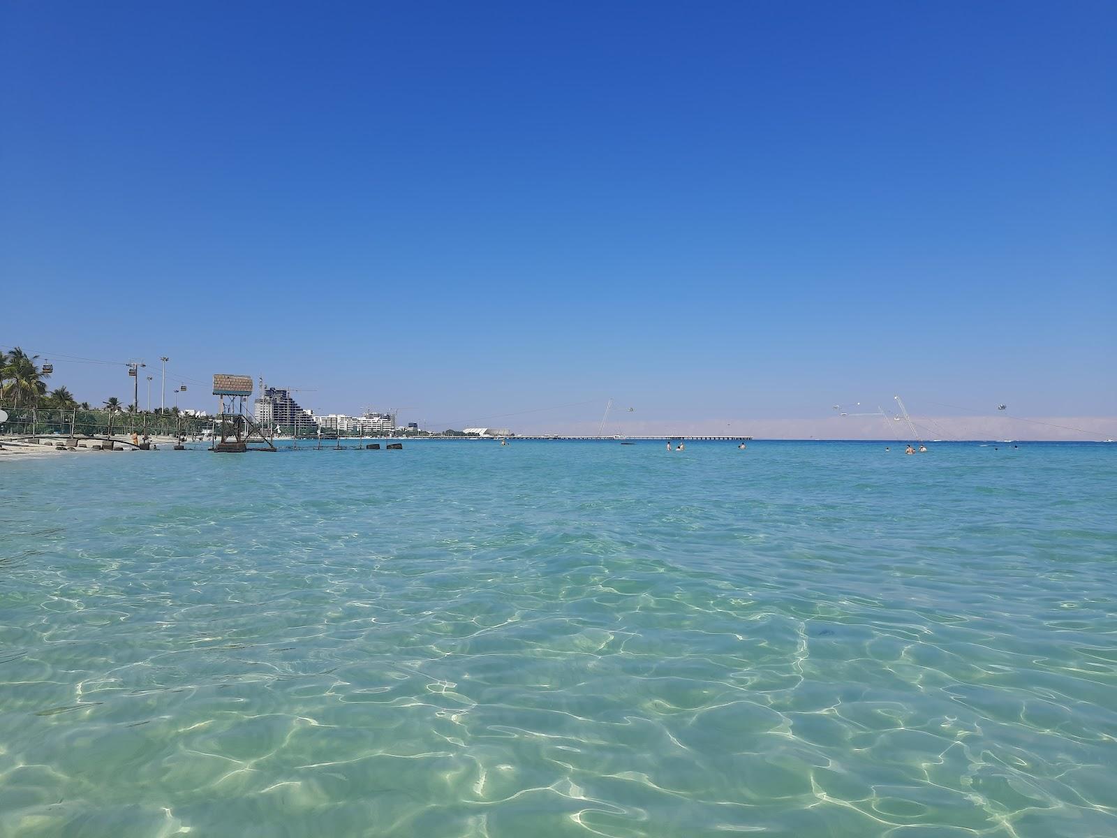 Sandee Men's Beach