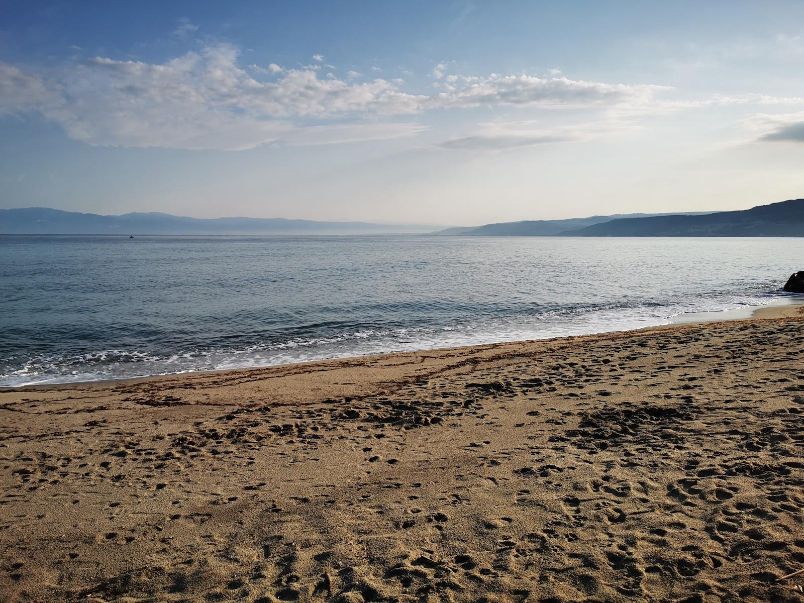 Sandee Trainiti Beach