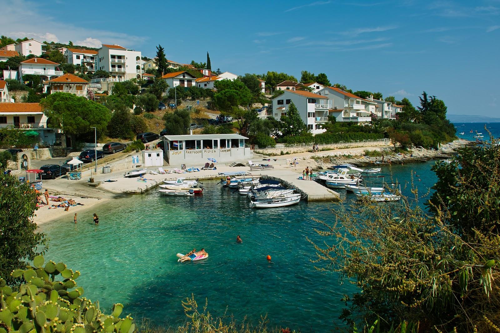 Sandee Mavarstica Beach