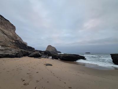 Sandee - Coast Dairies State Park - Hole-In-The-Wall Beach