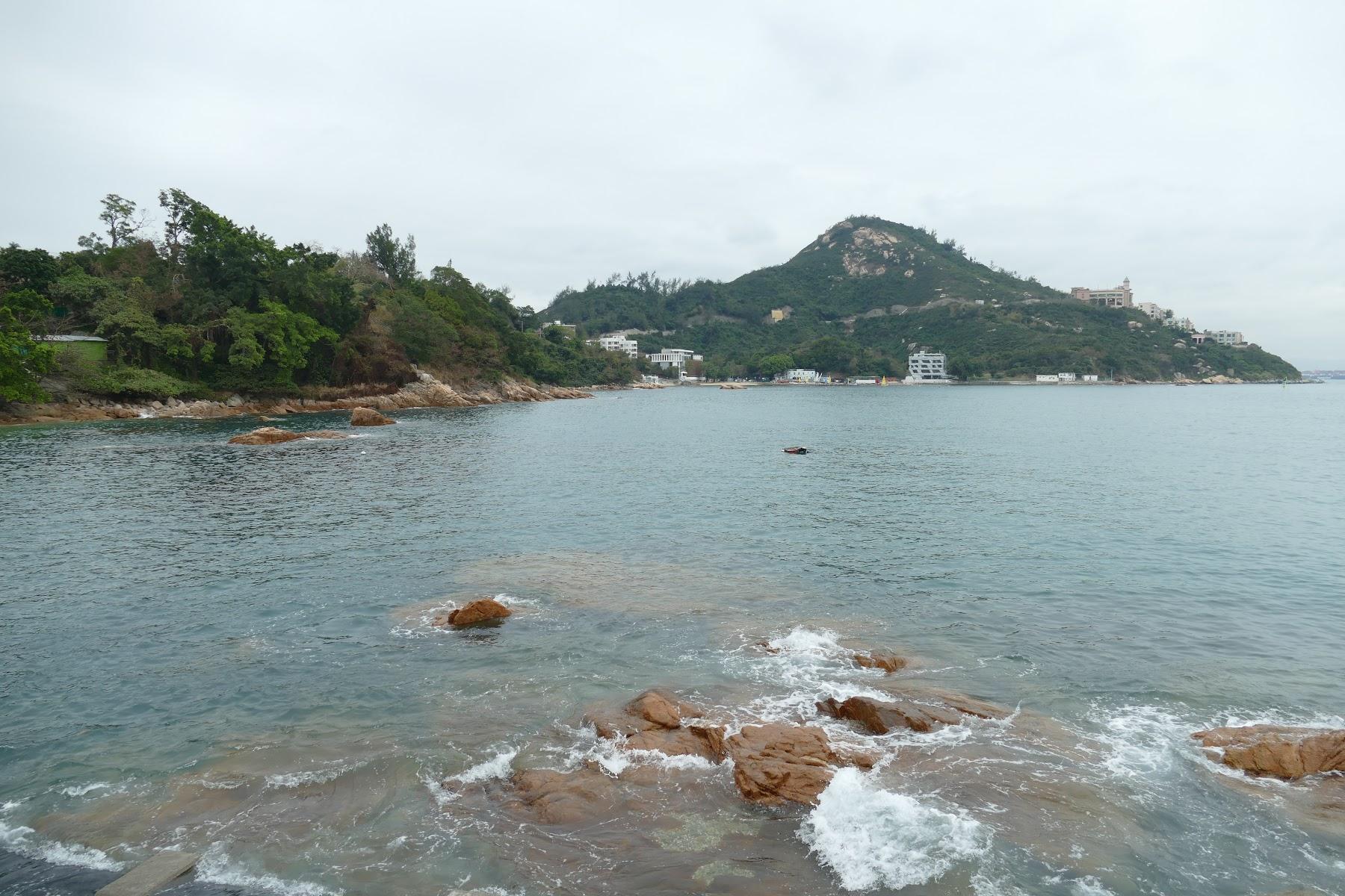 Sandee Stanley Back Beach / Chi Zhu Hou Tan