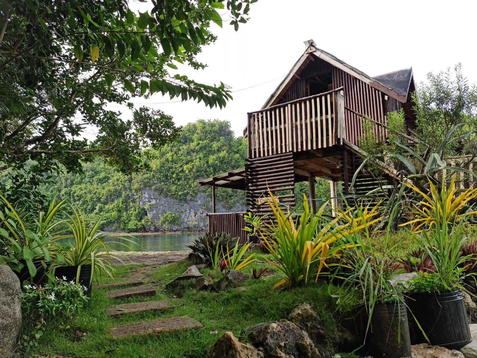 Sandee Hoyanjog Islet Resort