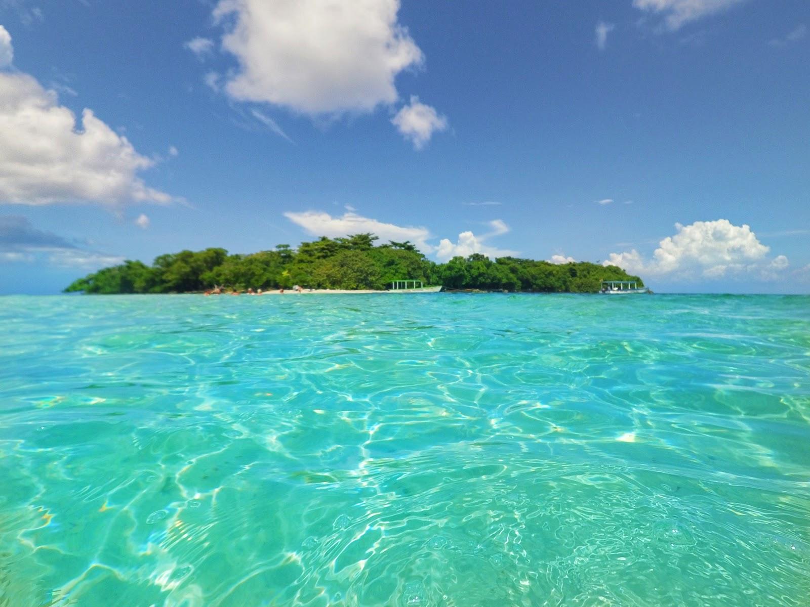 Sandee - Booby Cay