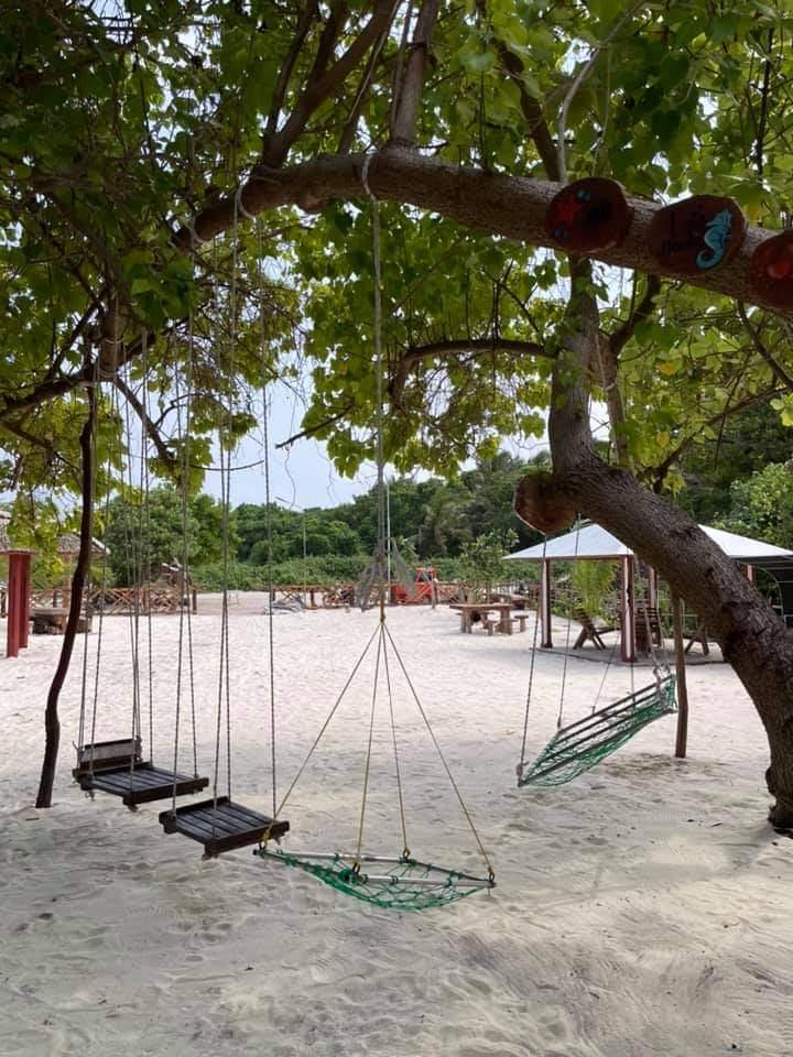 Sandee Dhorunaveli Beach