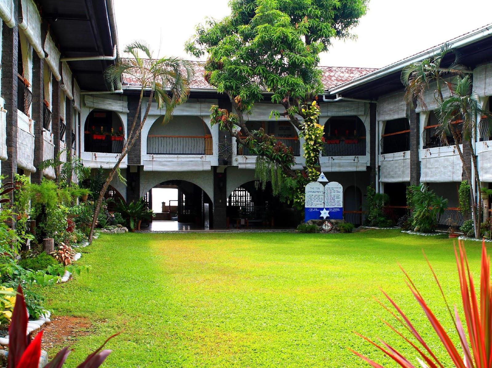 Sandee Villa Estrella Resort Hotel
