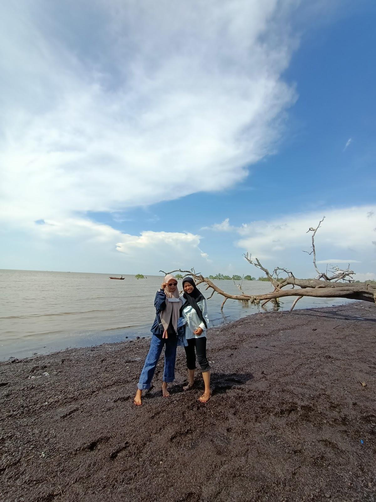 Sandee Pantai Paus