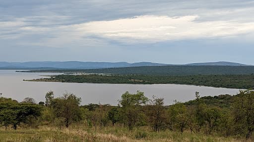 Sandee - Lake Mihindi