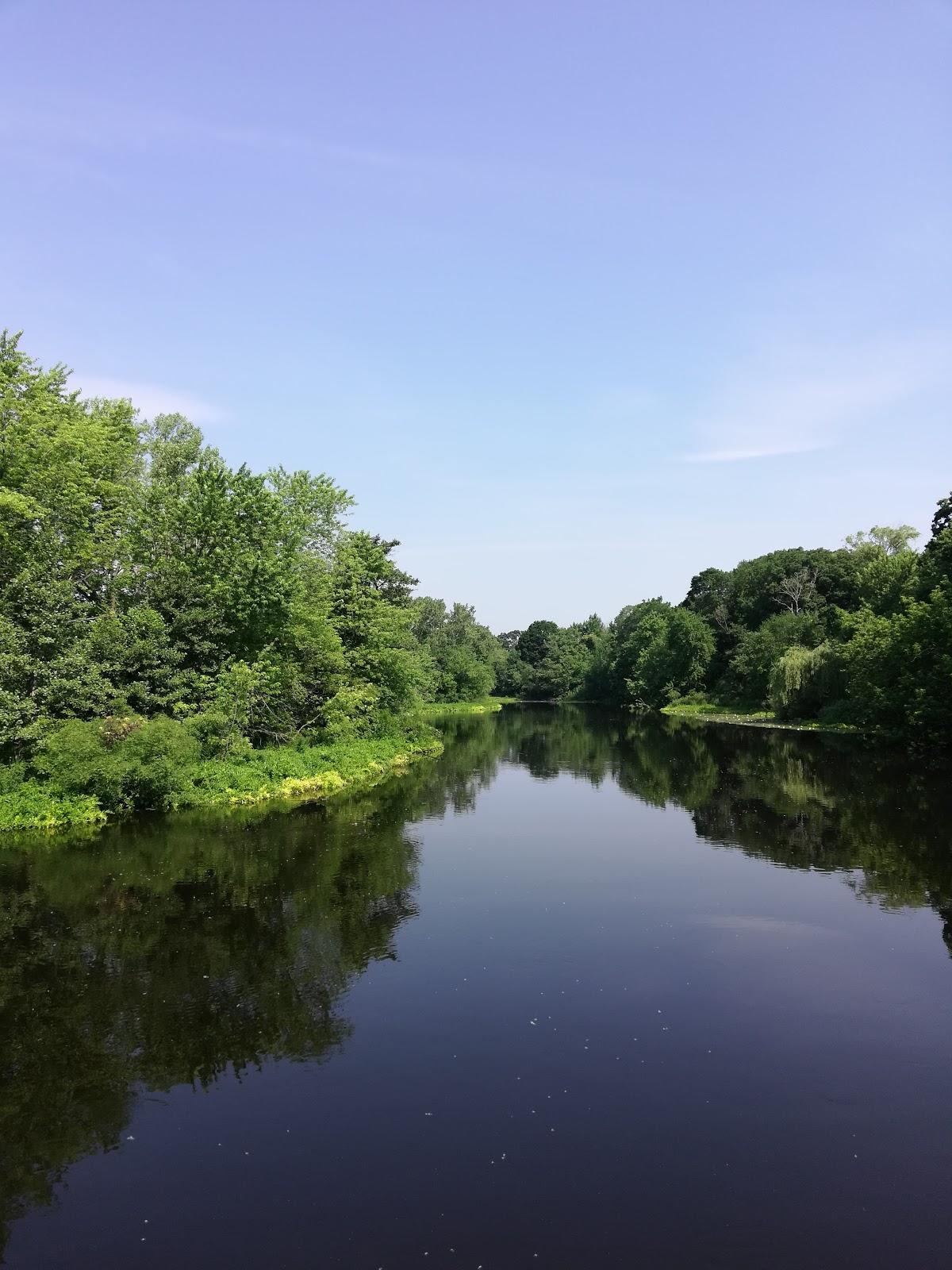 Sandee Riverwalk Park