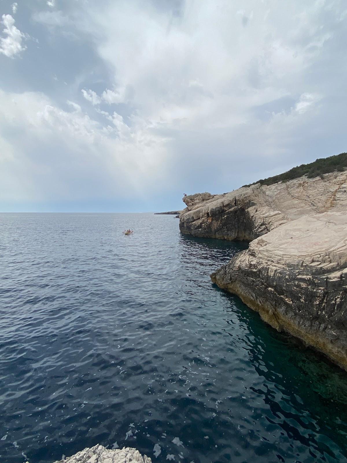 Sandee Cliff Jump Beach Photo