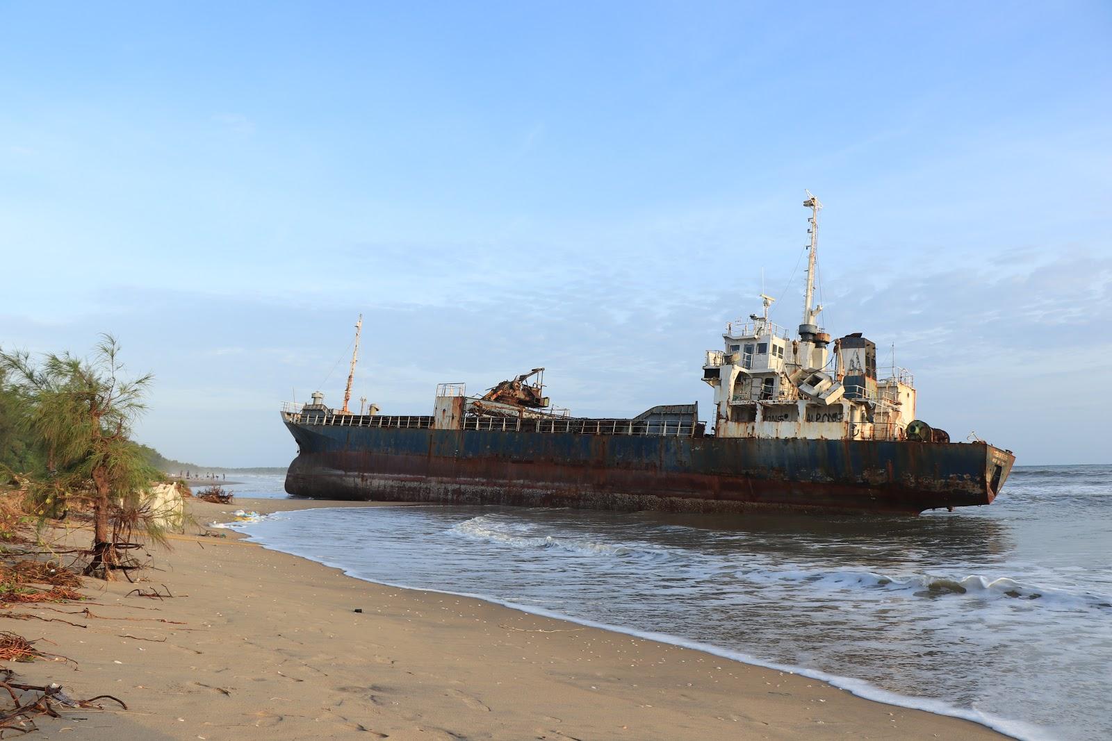 Sandee Azhikkal Beach Photo