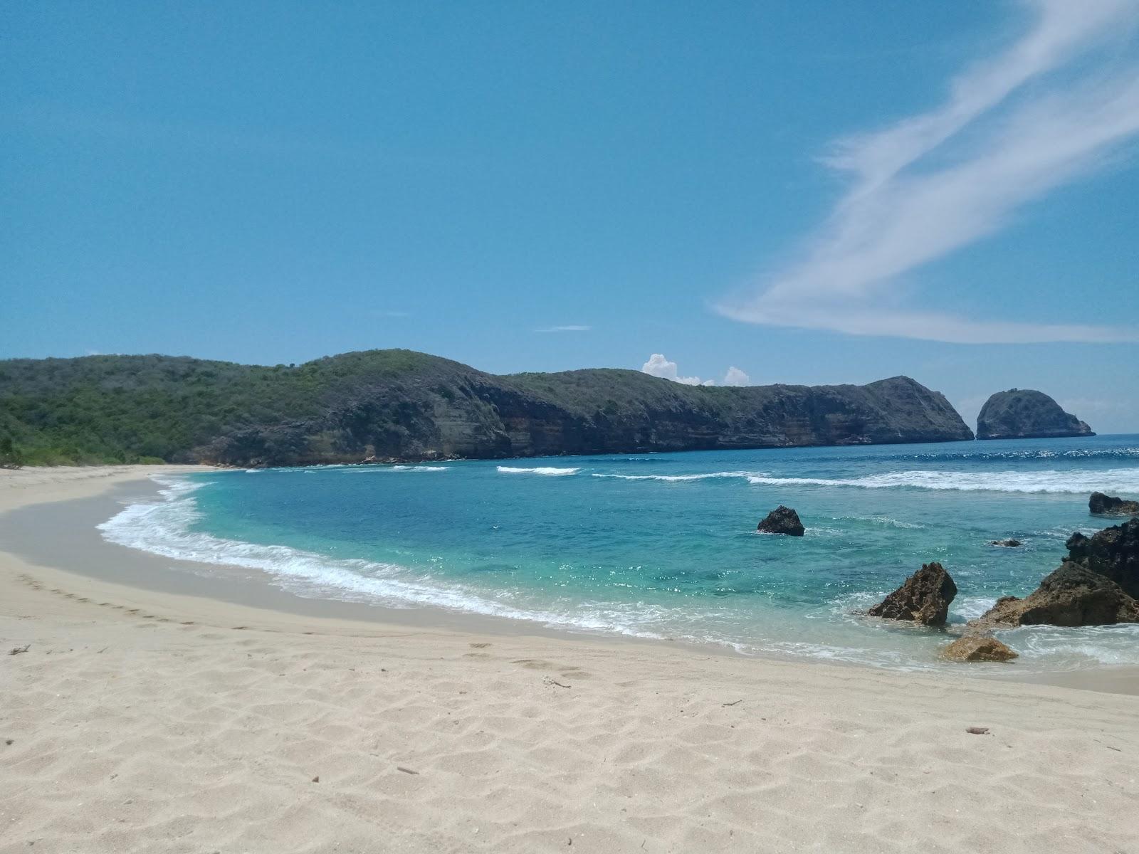 Sandee Pantai Teluk Ujung Gunung Tunak Photo