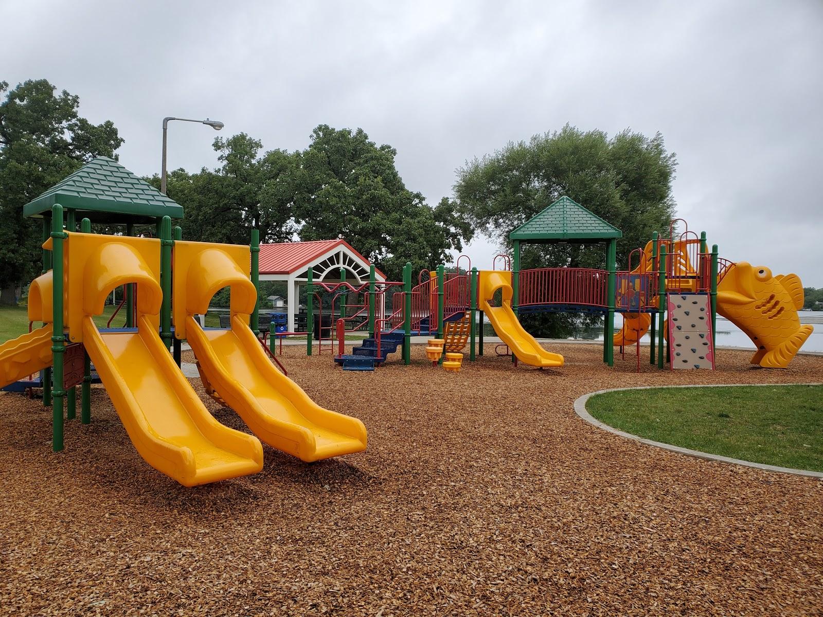 Sandee Round Lake Beach - Lakefront Park Photo