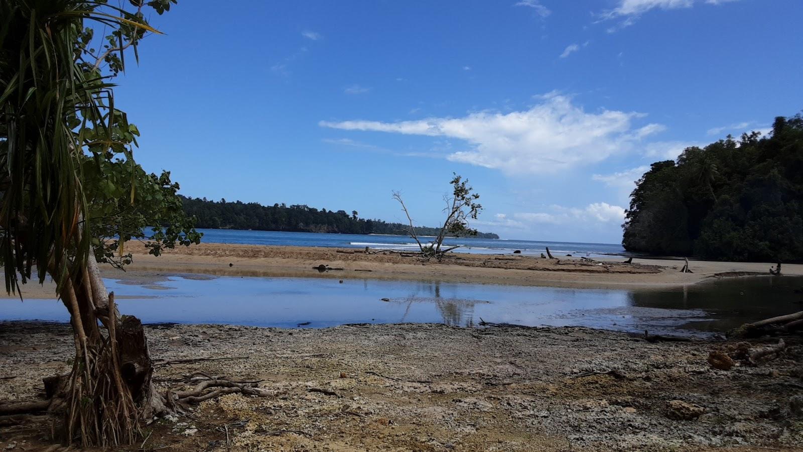 Sandee Pantai Wisata Baruk Yendi, Saukobye, Biak Utara