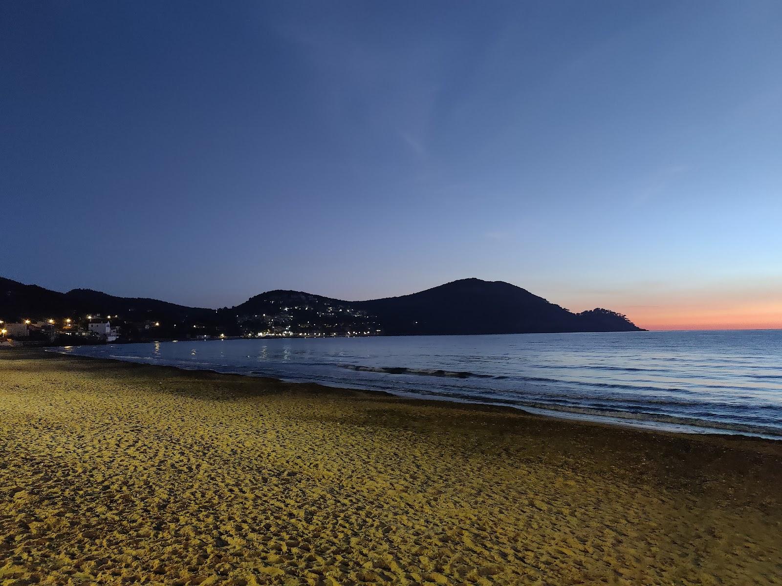 Sandee Parking De La Plage Des Lecques