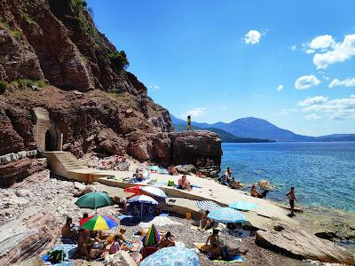 Sandee - Devachen Beach - Sutomore Mountain Tunnel