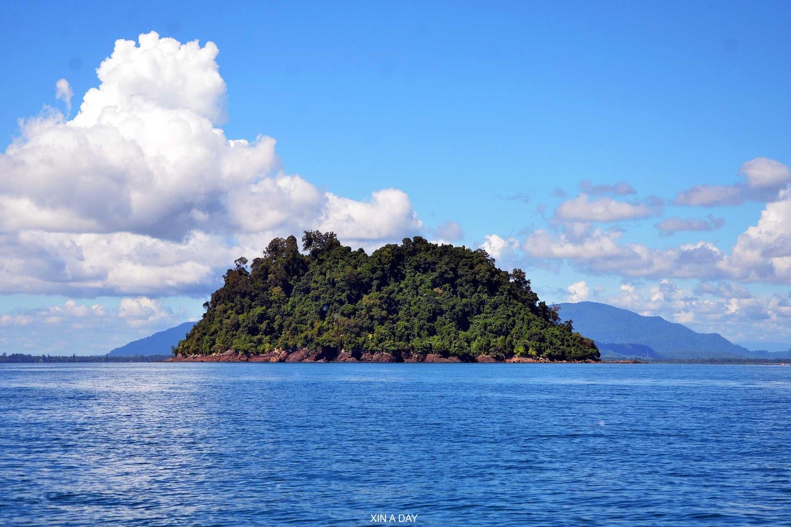 Sandee Satang Islands