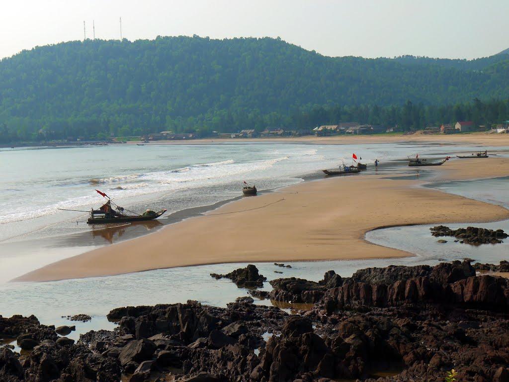 Sandee Cua Hien Beach Photo