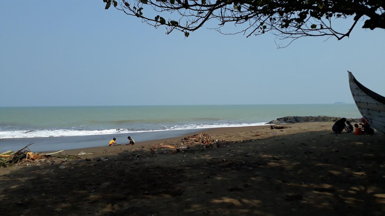 Sandee Pantai Patenggangan Photo