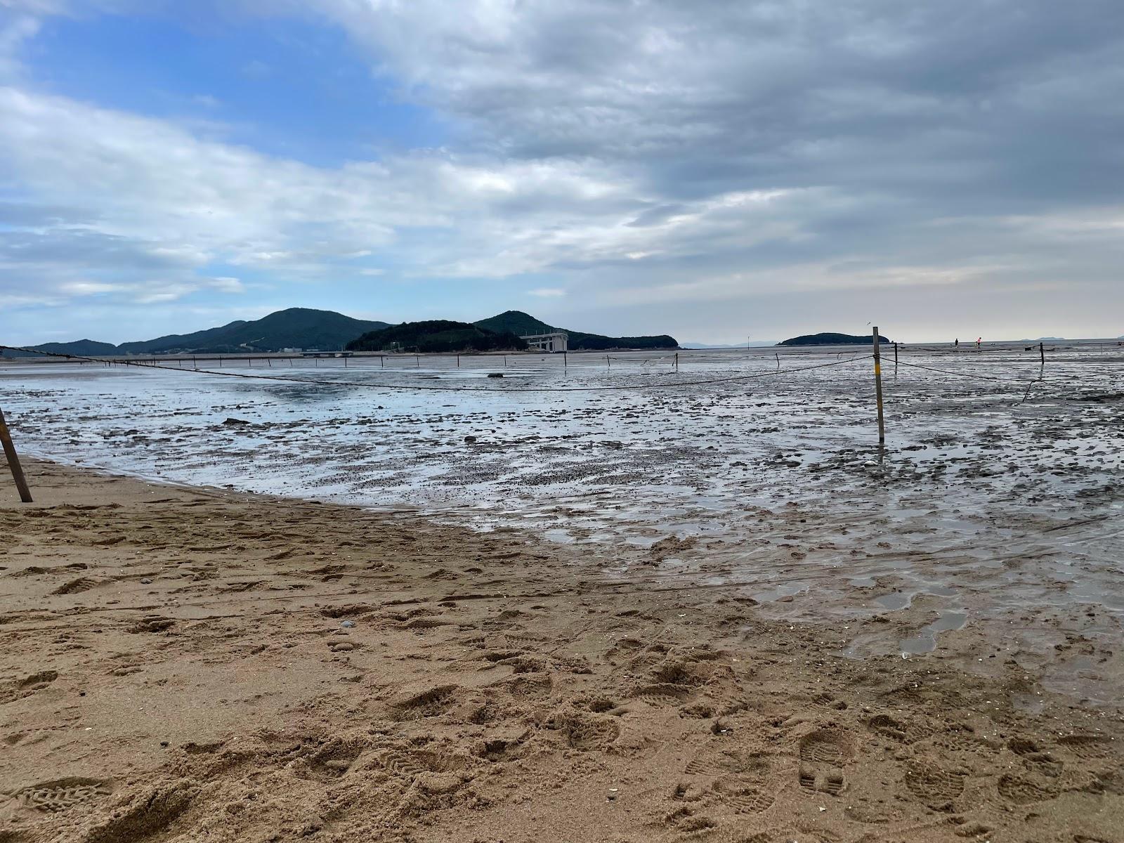 Sandee Masian Beach