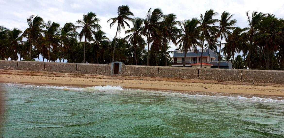 Sandee Sengalaneerodai Beach