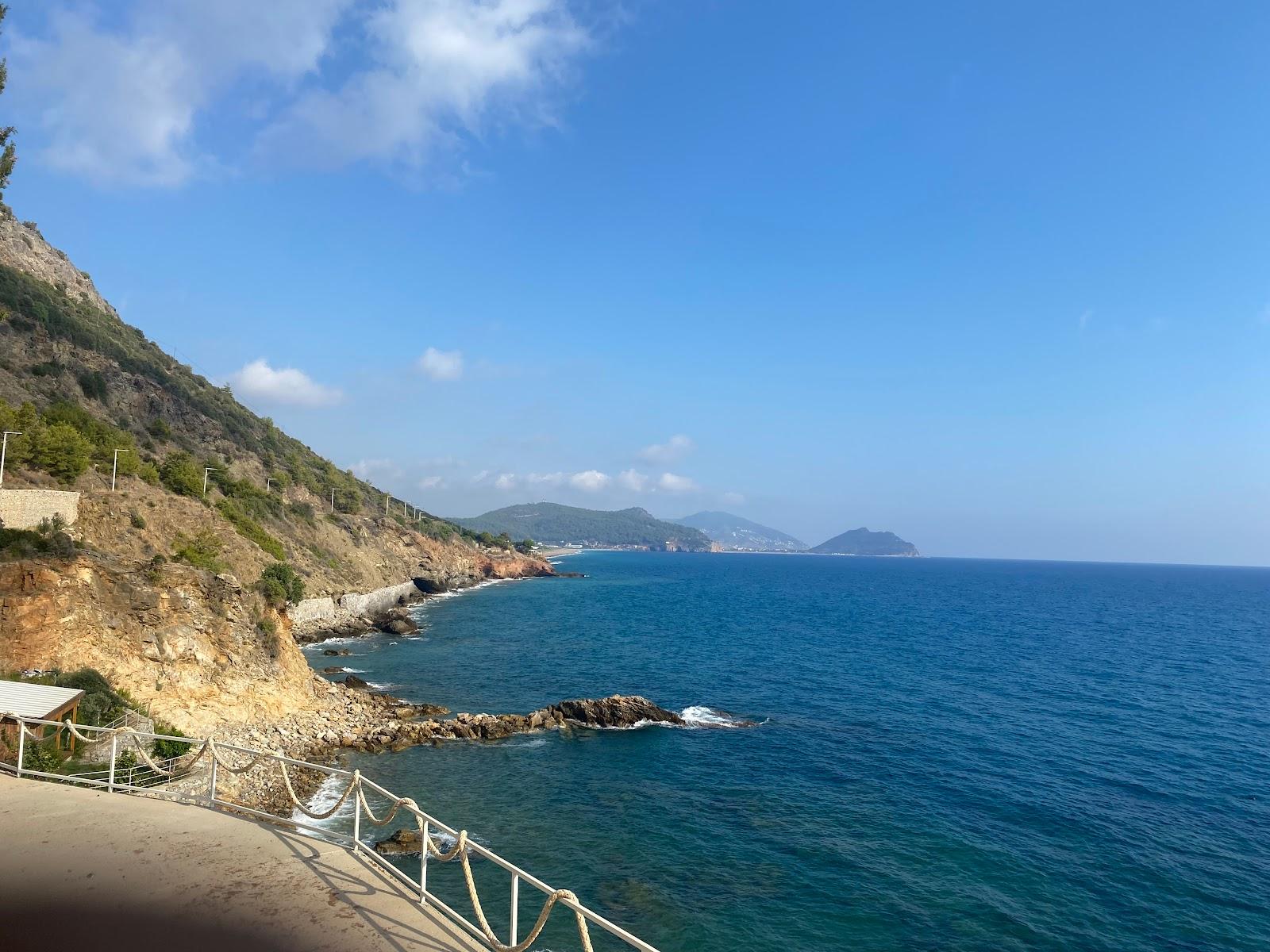 Sandee Hal Limanı Beach