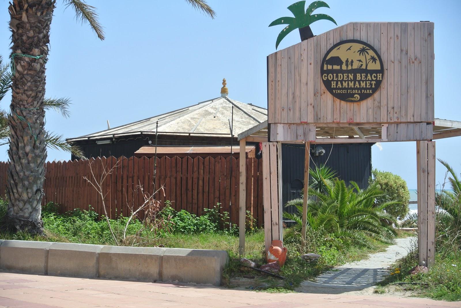 Sandee La Perla Beach