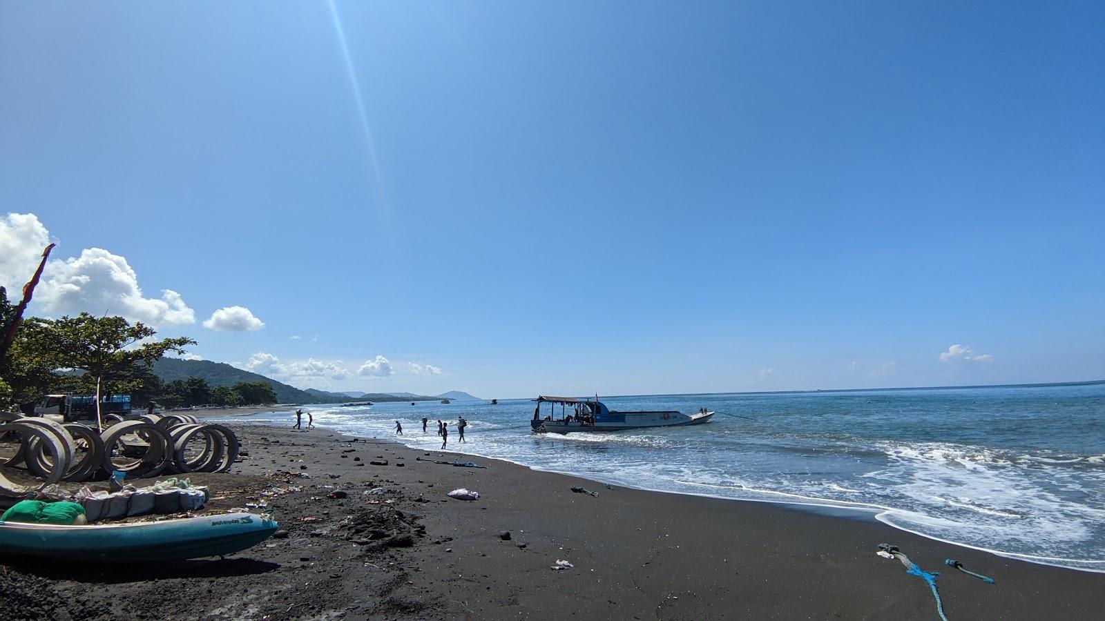 Sandee Kusamba Beach Photo