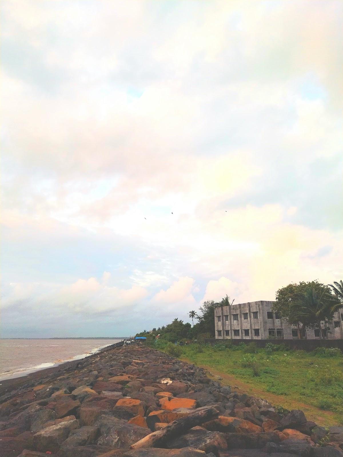 Sandee Udwada Beach Photo