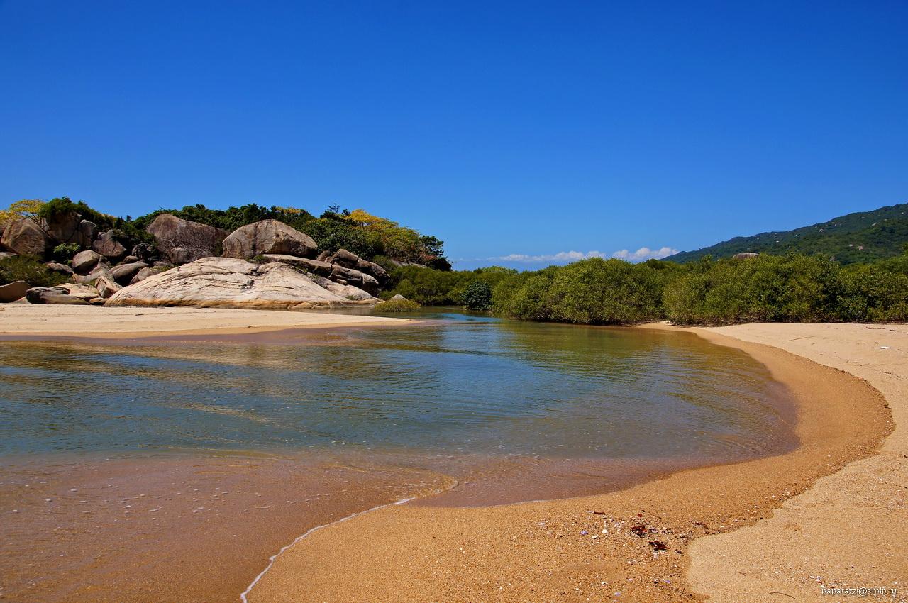 Sandee Hon Heo Beach-Heo Islet