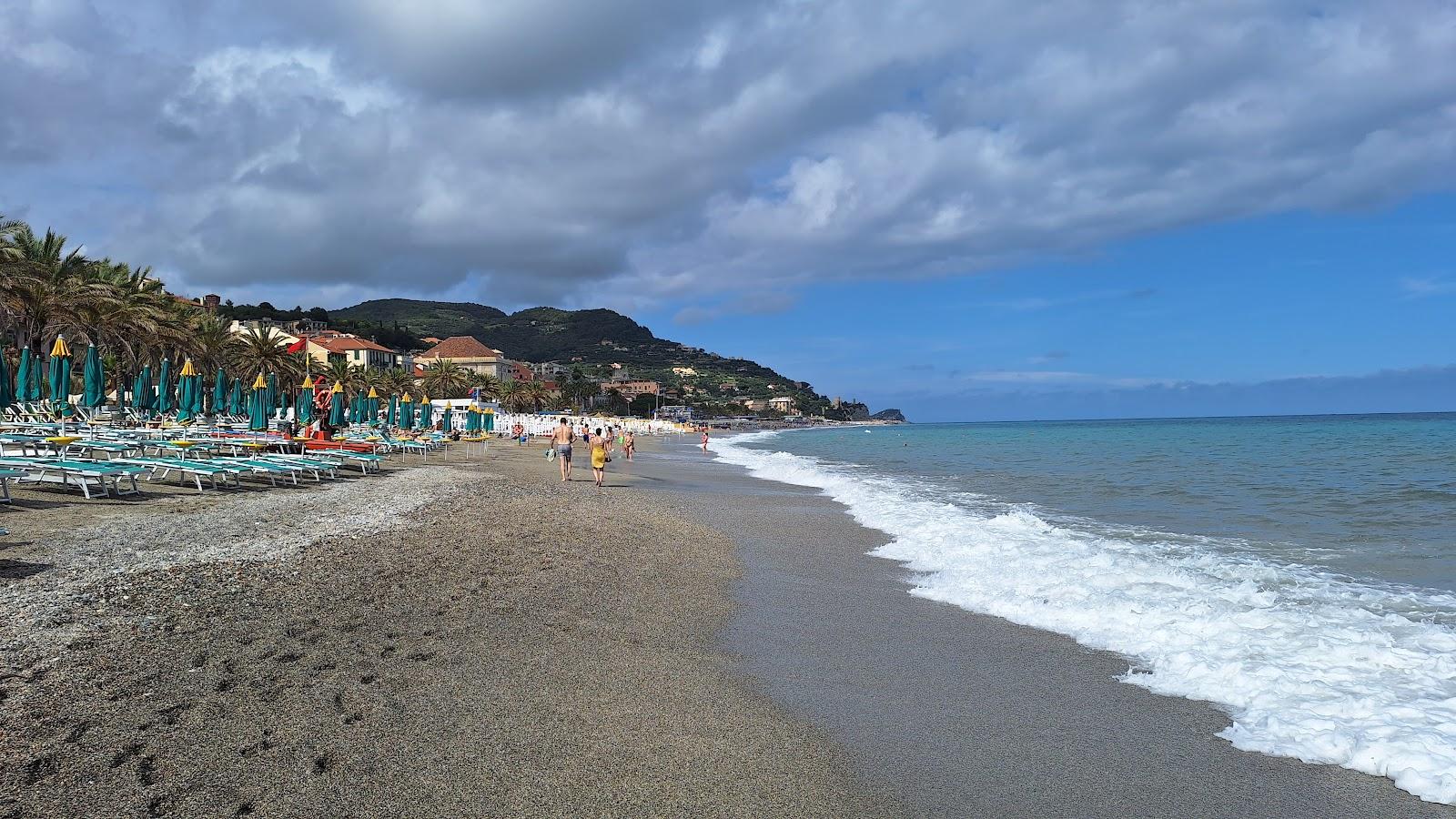 Sandee - Spiaggia Libera E Attrezzata