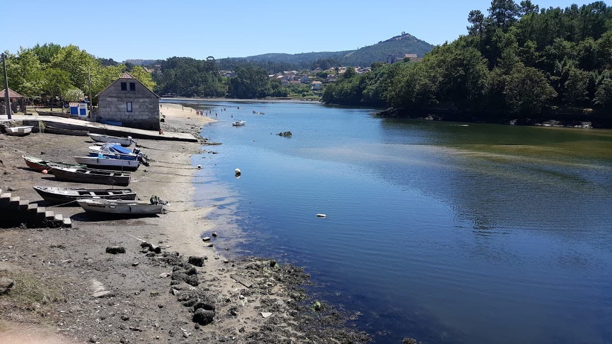 Sandee - Fontaina / A Xunqueira / Pontesampaio